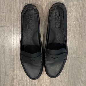 Born “Malena loafers”